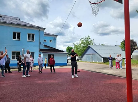 В Красноармейске Городского округа Пушкинский при школе-интернате построили спортплощадку