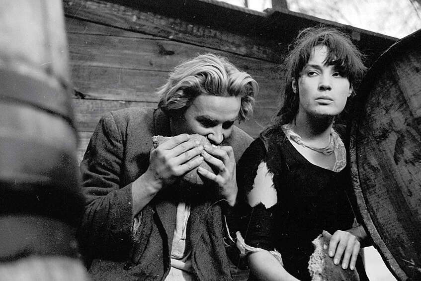 Алексей Локтев и Наталья Величко в фильме «По Руси», 1968 год
