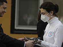 Символический ключ вручил губернатор Ведерников главврачу новой инфекционной больницы Пскова