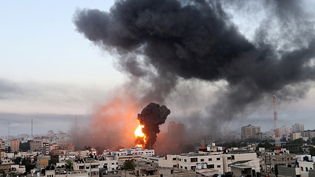 Журналистов AP шокировало уничтожение их офиса в Газе