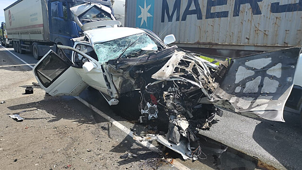 Машина в хлам: cерьезное ДТП произошло в Уссурийске