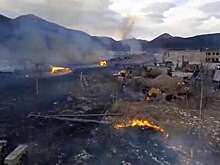 МЧС: в Карамкене произошло возгорание бесхозных строений и сухой растительности