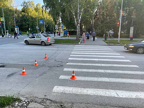 В Новосибирске 77-летний водитель Lexus сбил школьницу на велосипеде