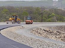 Новую автодорогу «Промышленная» начали асфальтировать на подъезде к Большому Камню