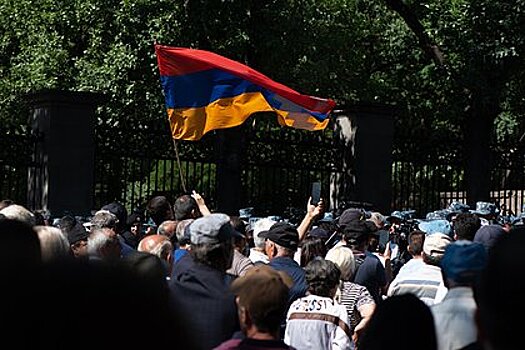 В Ереване начался митинг за выход Армении из ОДКБ