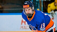 17-летний русский вундеркинд уже забивает во взрослом хоккее. Василия Подколзина не остановить