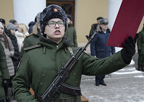 Молодое пополнение научной роты Военно-медицинской академии имени С.М. Кирова приняло Военную присягу