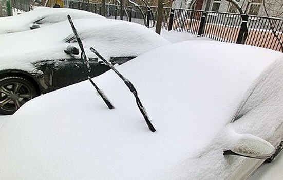 Высота снежных сугробов в Москве достигла 8-11 сантиметров