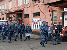 Инспектора новосибирской колонии уличили в мелком взяточничестве