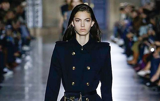 Возрождение стиля Givenchy в дебютной коллекции Клэр Уэйт Келлер