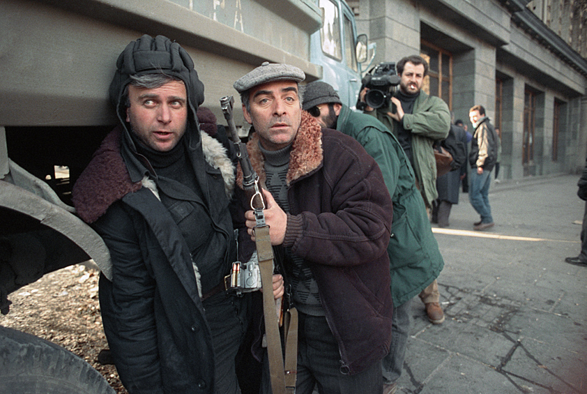 Гражданская война в Грузии. Сторонники оппозиции в центре Тбилиси, декабрь 1991 года