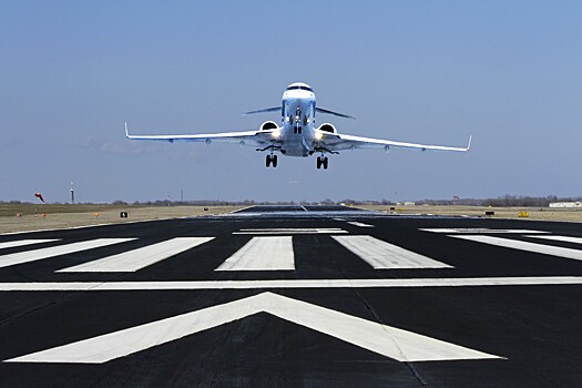 В Лос-Анджелесе пассажир самолета выпрыгнул из салона перед взлетом