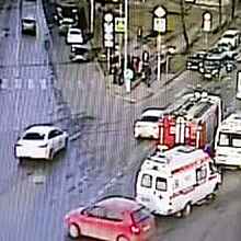 Машина скорой помощи с пациентом опрокинулась в ДТП в Москве