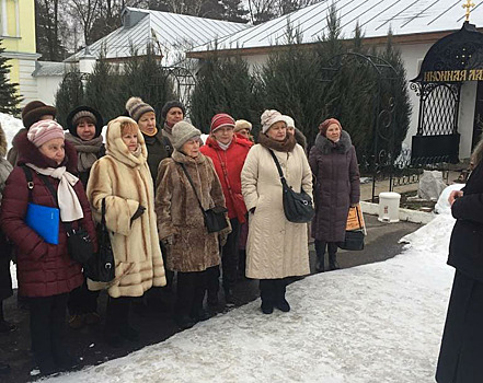 Экскурсионная группа района Зюзино посетила мужской монастырь