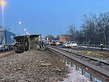 Прицеп грузовика спровоцировал массовое ДТП в Приморье
