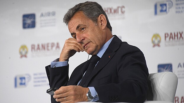 Маленькая камера с телевизором: в каких условиях Саркози будет отбывать срок