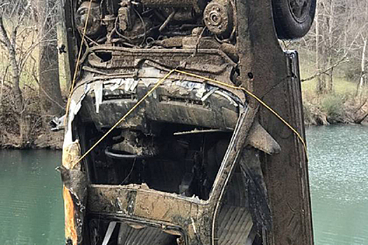 Дайвер нашел на дне пропавших 21 год назад юношу и девушку