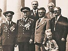 «Благодаря бабушке с дедушкой я стала приличным человеком…»: семейный альбом Кристины Орбакайте