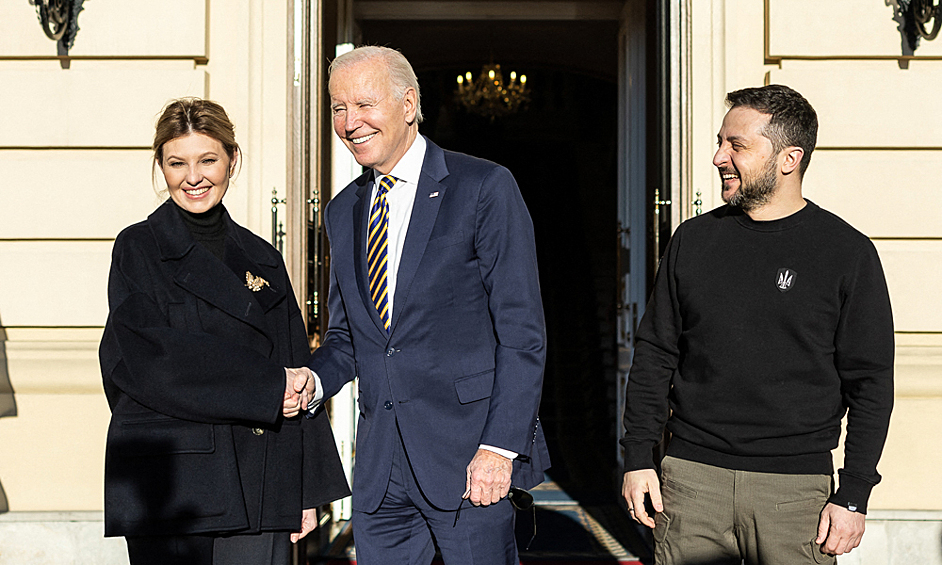 Джо Байден, Владимир Зеленский и Елена Зеленская во время необъявленного визита американского президента в Киев