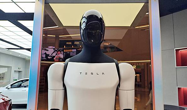 Робот Tesla поумнел