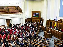 В Киеве – спектакль с отставками: Зеленский заподозрил свиту в измене и коррупции