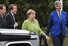 Заходи дорогая, гостем будешь: что увидела Меркель в бинокль