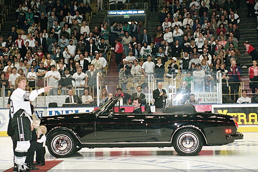 «Рекордный» Rolls-Royce легенды хоккея Уэйна Гретцки пустят с молотка
