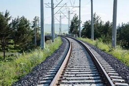 Электрификация подъездного железнодорожного пути к Кимкано-Сутарскому ГОКу позволит предприятию выйти на проектную мощность