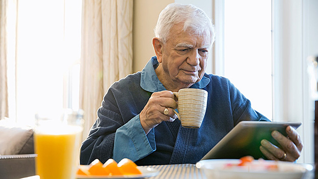 После 65 лет мужчины пользуются интернетом чаще женщин