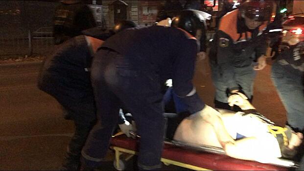 В Саратове пьяную автоледи вырезали из машины