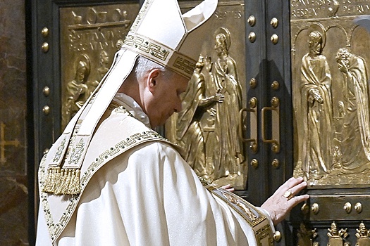 Папа Римский закрыл в Ватикане Юбилейный год