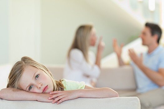 Отчимам и мачехам могут официально разрешить общаться с детьми после развода