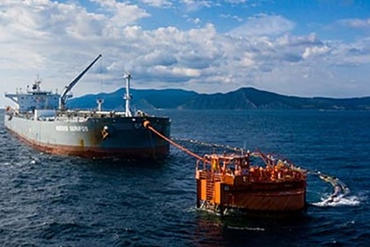 Аналитик увидел риск разлива нефти в Черном море из-за аварии на терминале