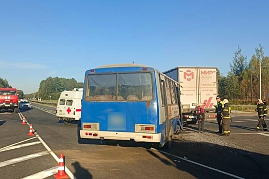 В Тверской области восемь человек пострадали в ДТП с автобусом