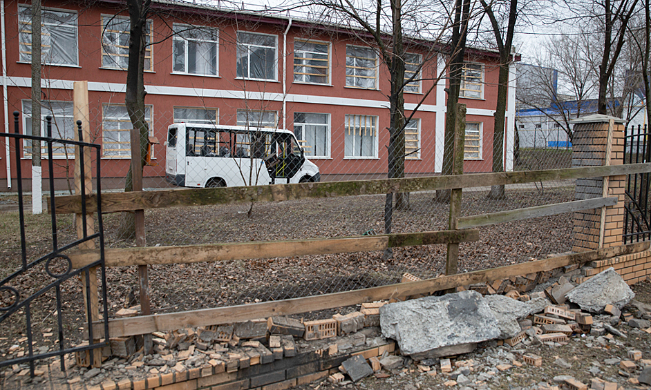 Школа №5, поврежденная в результате обстрелов