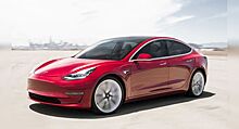 Автомобили Tesla научились распознавать светофоры и знаки «Стоп»