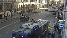 В МВД показали, как троллейбус наехал на актрису дубляжа Шульман в Петербурге