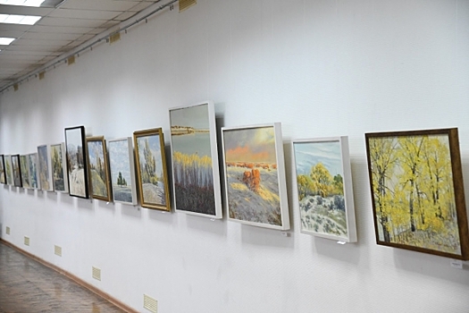 В Волгоградской школе появилась картинная галерея