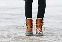 Неожиданно: врач назвал самую опасную зимнюю обувь