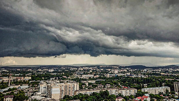 Июльские сюрпризы с громом и молниями: погода в Крыму во вторник