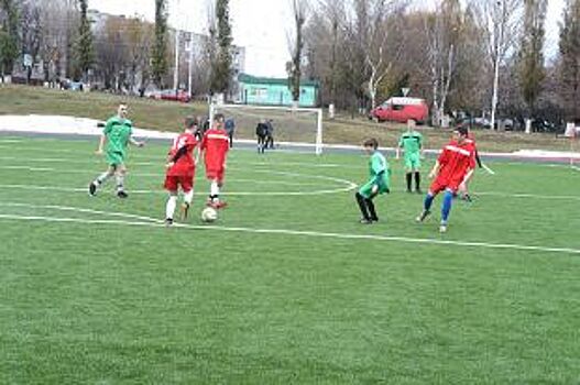 Металлоинвест обновляет спортивные объекты Губкина