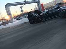 Отечественная машина протаранила иномарку в Кемерове