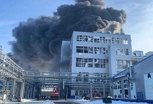 Момент взрыва перед пожаром на заводе «Авангард» в Шахтах попал на видео