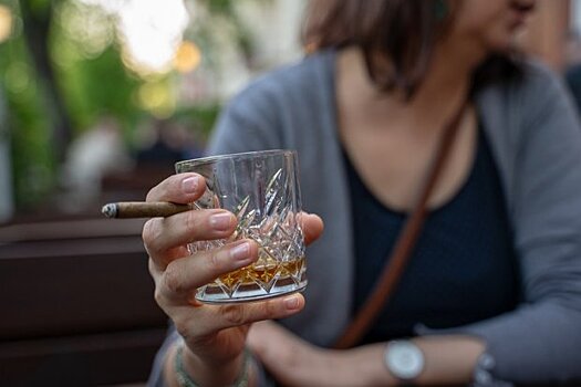 Употребление алкоголя во время курения увеличивает риск заболевания раком в 30 раз