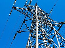 В Ростове водитель, уходя от столкновения с автомобилем, врезался в опору ЛЭП