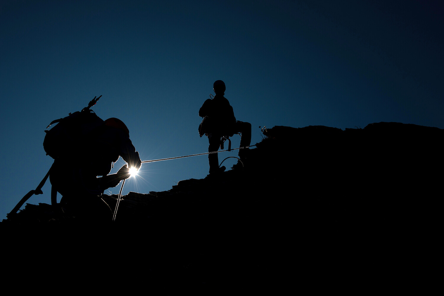 В Северной Осетии микроавтобус с туристами попал под камнепад