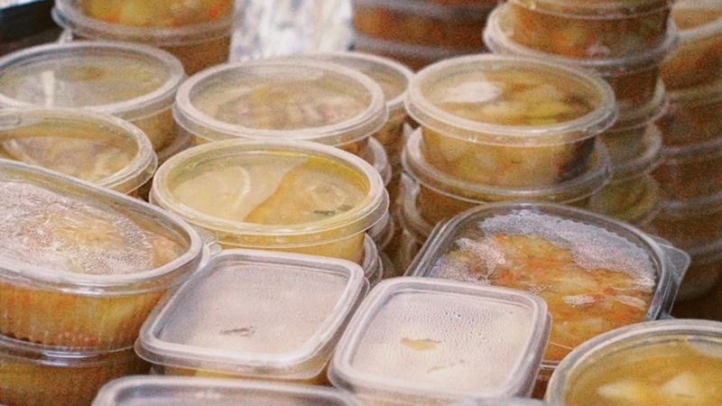 255 порций еды раздали вологжанам волонтёры «Тёплого приёма»
