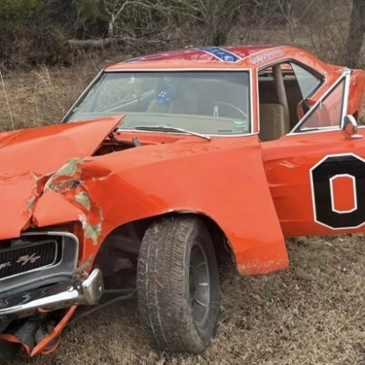 В ДТП разбили знаменитый Dodge Charger из культового сериала «Придурки из  Хазарда» - Рамблер/кино