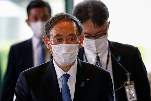 Премьер Японии Суга извинился за неточные заявления про Абэ