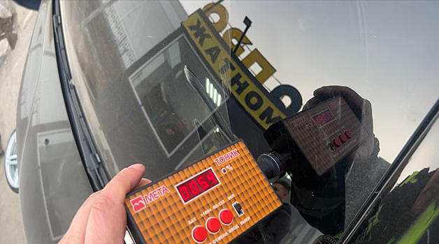 Кемеровчане массово попали под штрафы на парковке возле гипермаркета